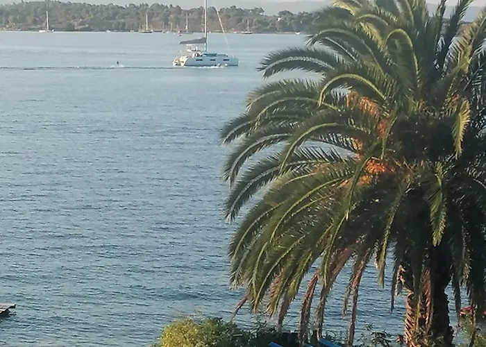 Five Shades Of Blue * Vourvourou